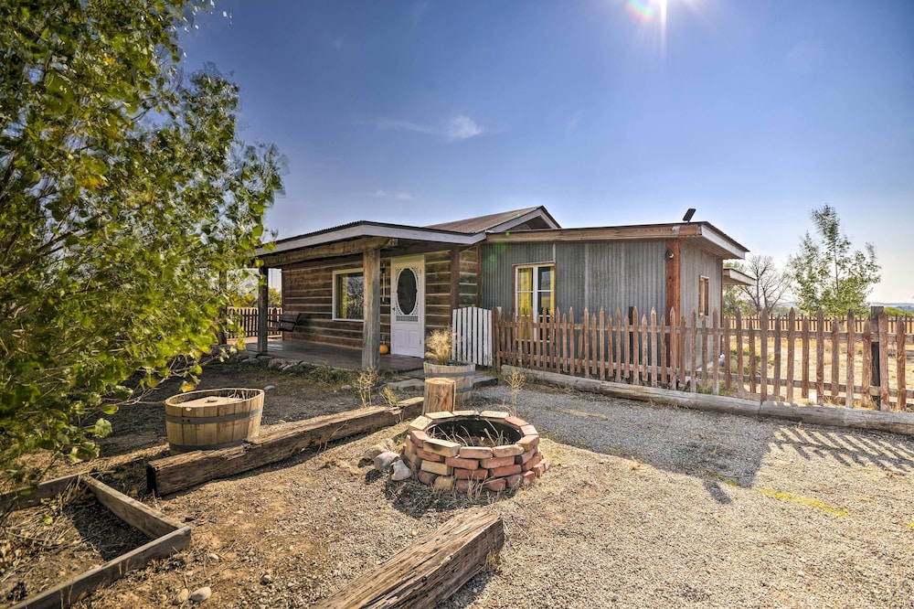 Hundred-year-old Shell Valley Settlers Cabin! view 5