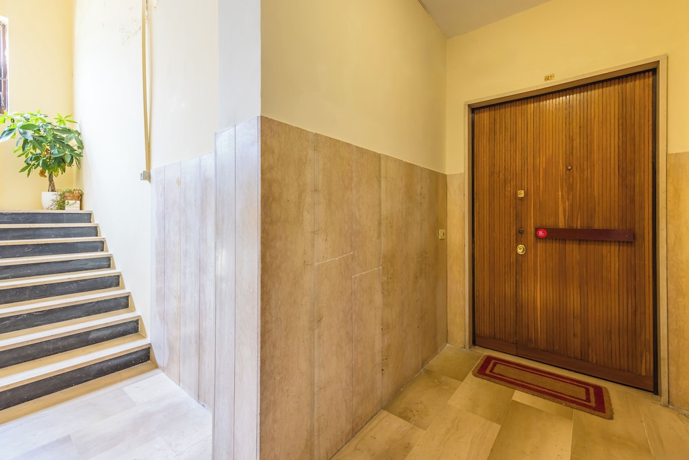 Colonna Classic Style Apartment