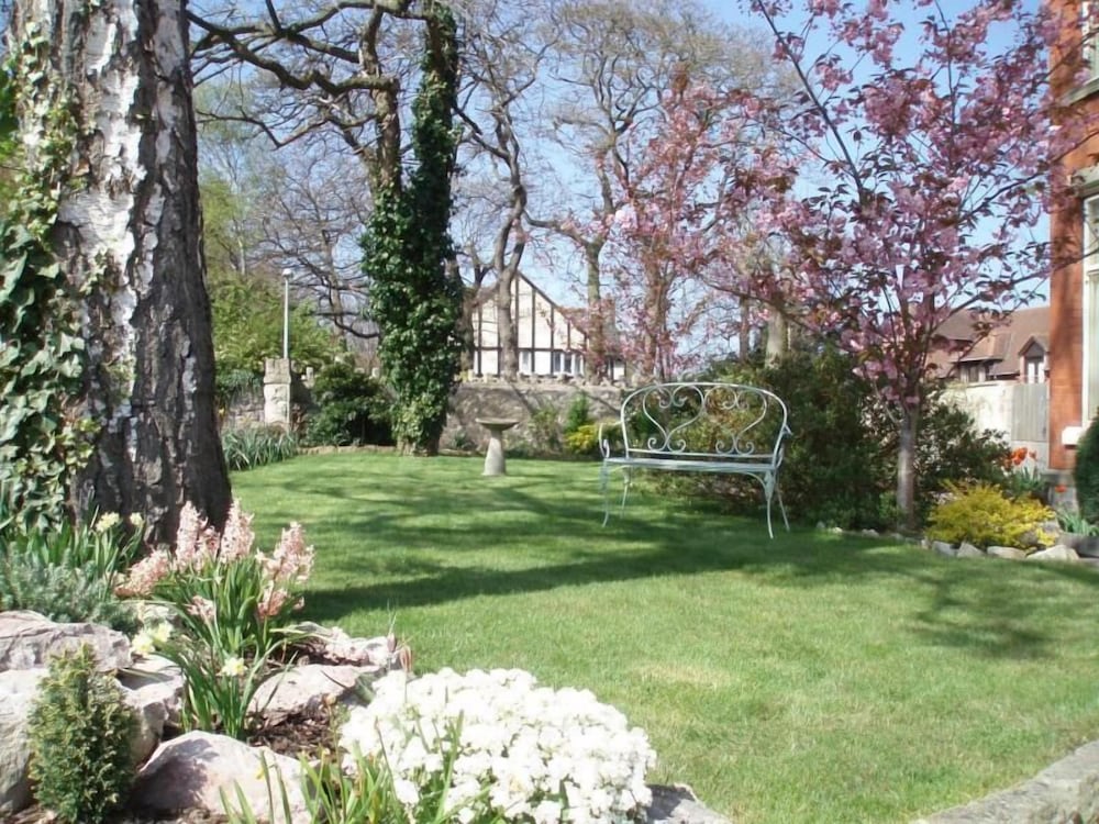 Ellingham House