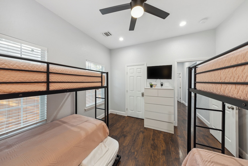 Walk to Alamodome! Stylish Home w/ Private Parking