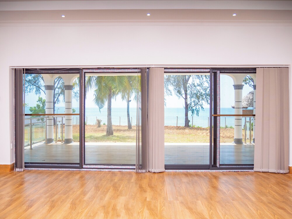 MWAMBANI BEACH VILLAS