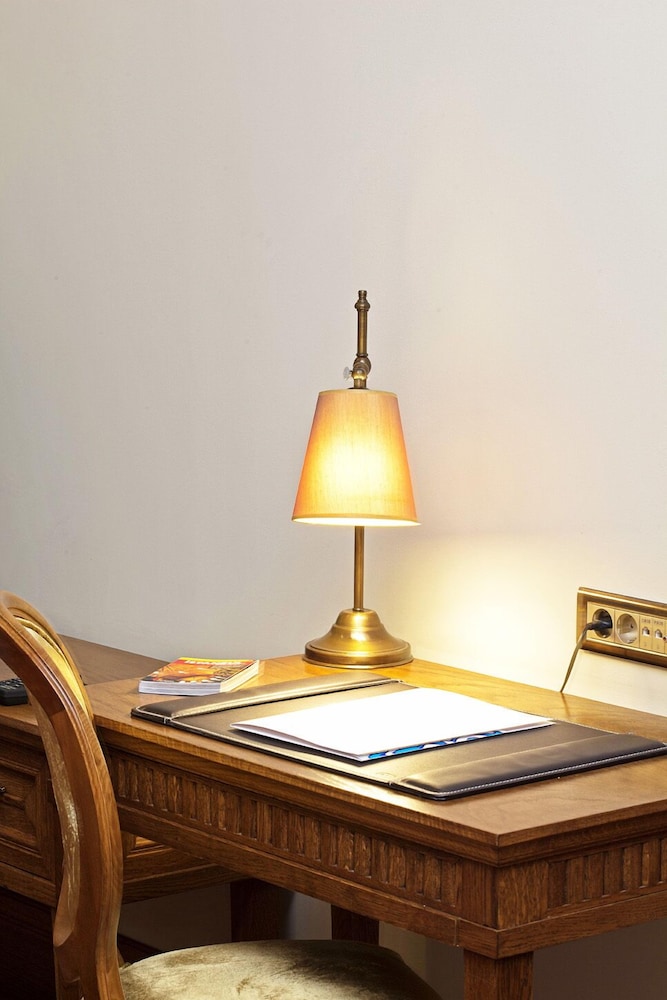 Celine Otel - Image 16