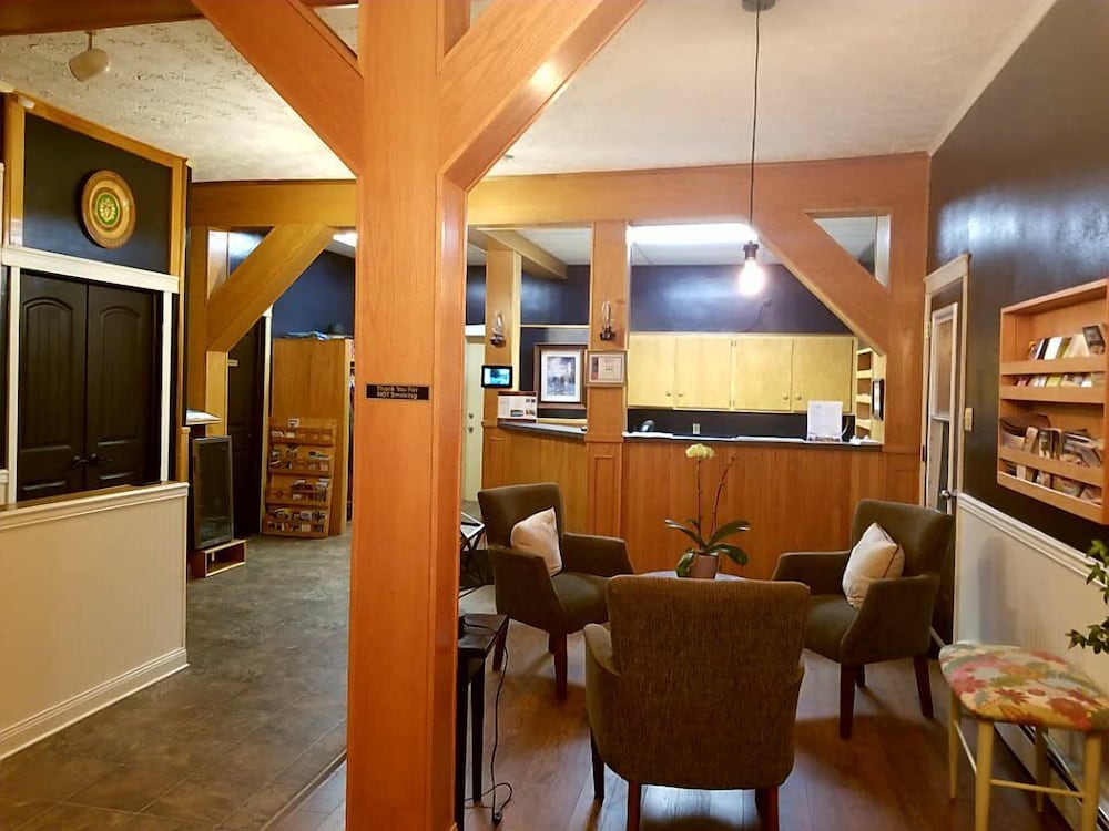 Fredericton Vacations - Silverwood Inn  Suites - Property Image 4