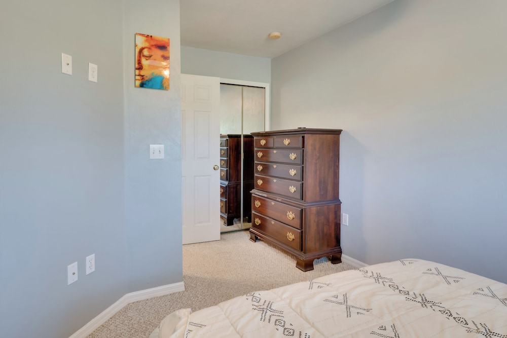 Golf Course Community Home Near Springs & Swimming