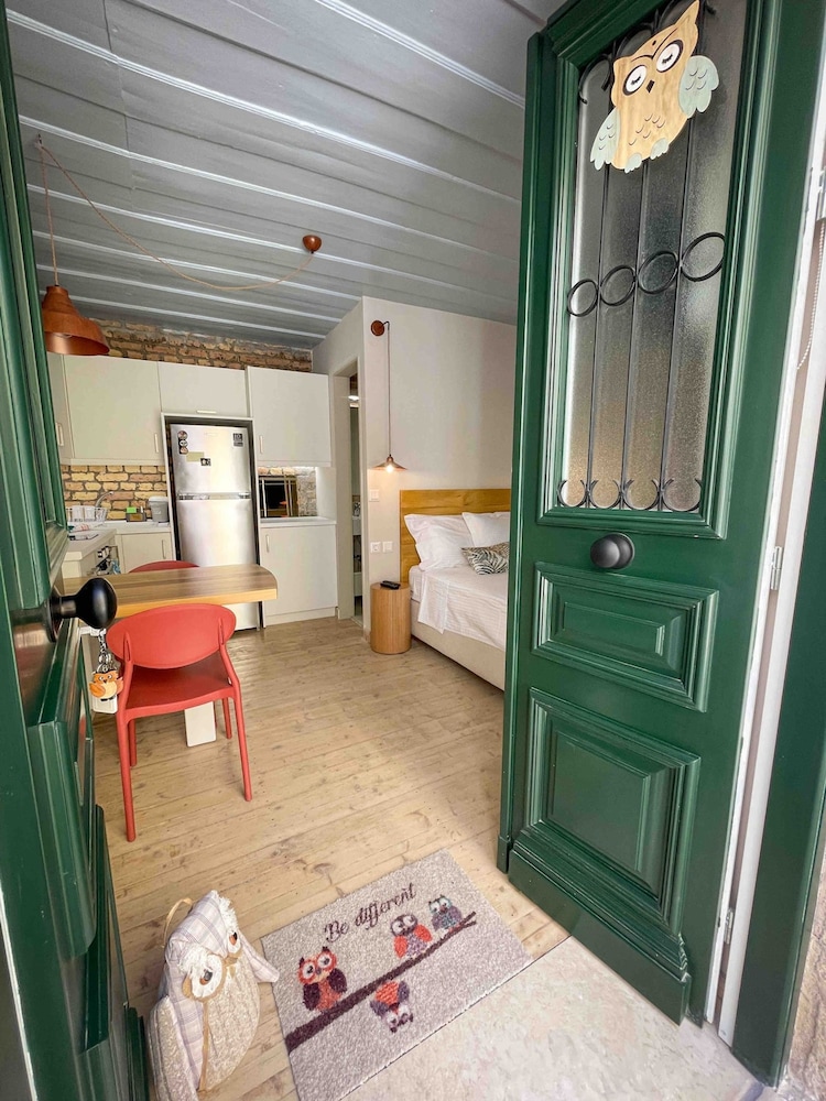 Kukuvayia s Nest-centre Old Town Corfu