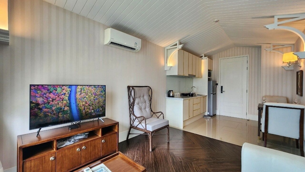Luxury 1 Bedroom condo CloseToBeach G411