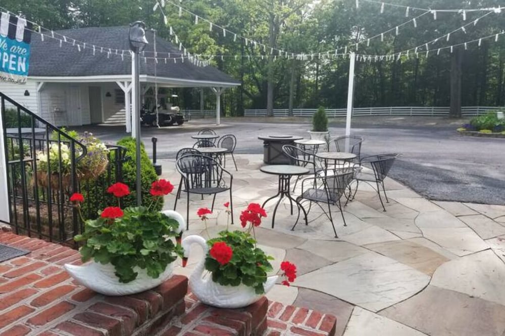 The Virginia Cliffe Inn