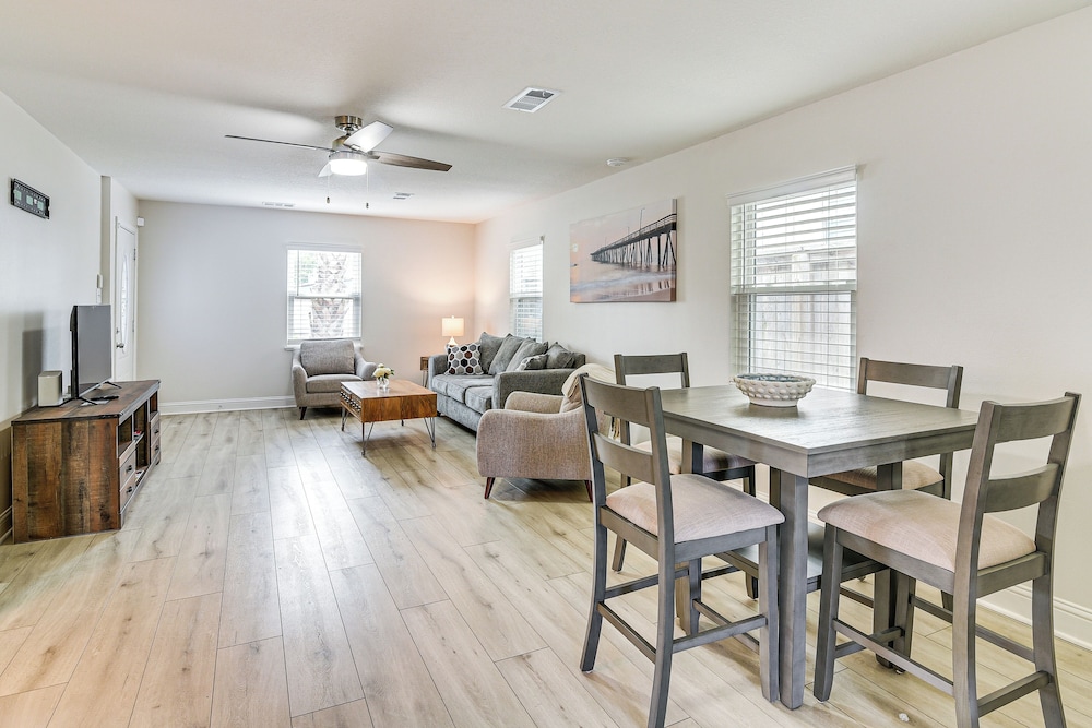 Steps to Seawall: Fenced Family Home in Galveston!
