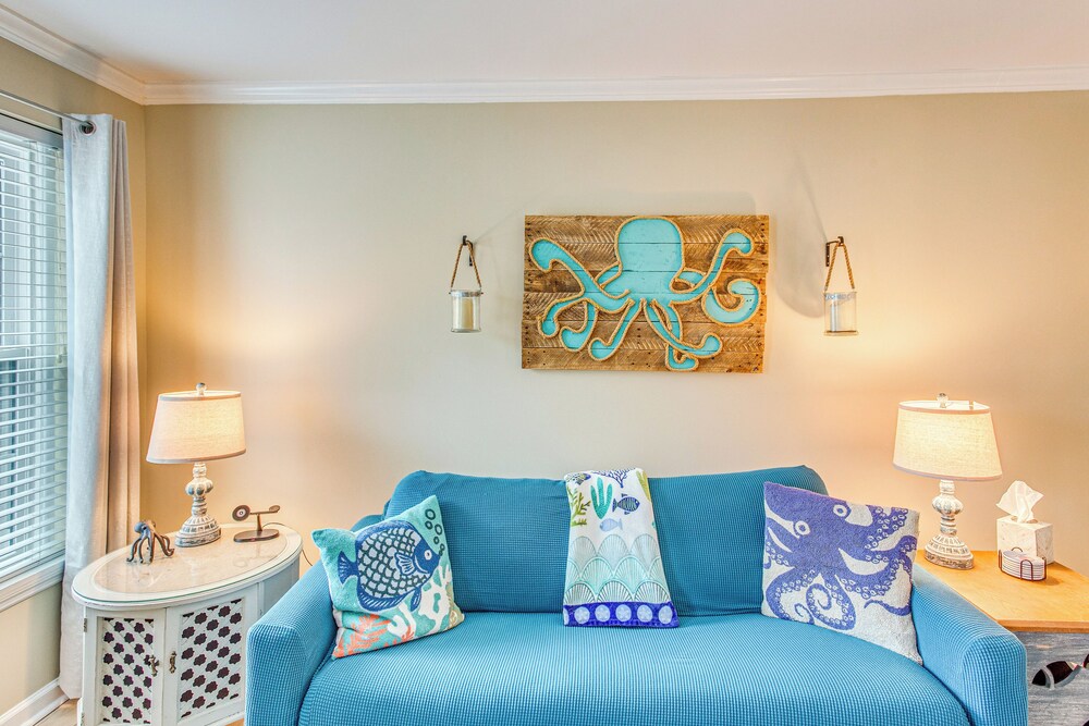 4 Blocks to Ocean: North Myrtle Beach Condo