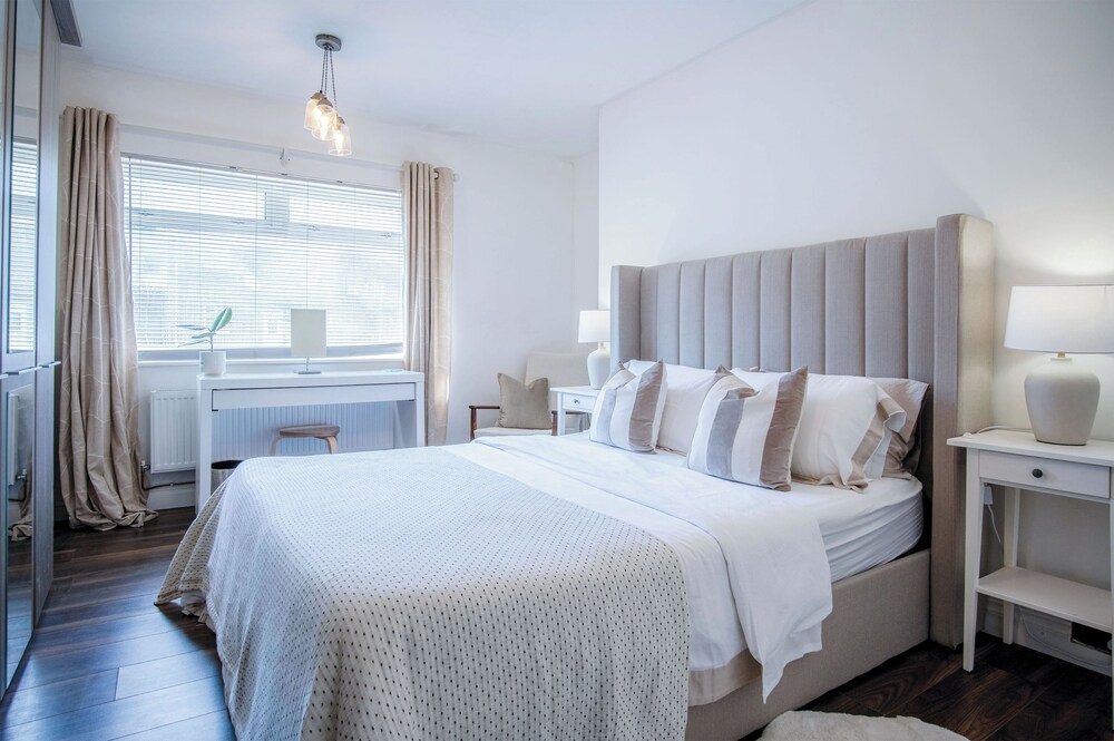 Sunderland Avenue - 2 Bedroom - Pembroke Dock view 3