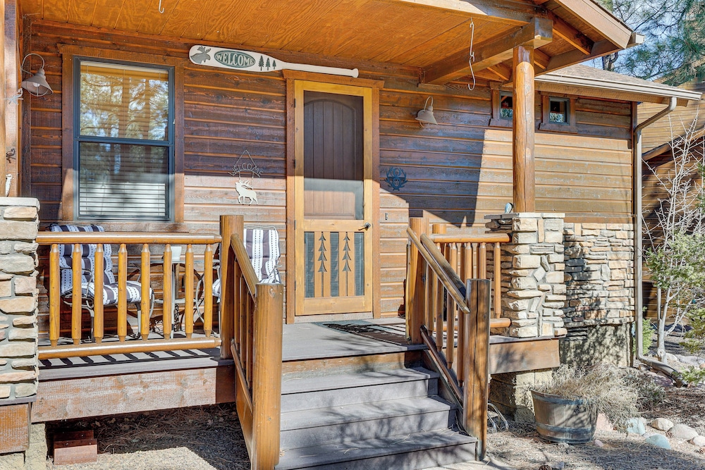 Rustic Retreat w/ Spacious Deck in Show Low!