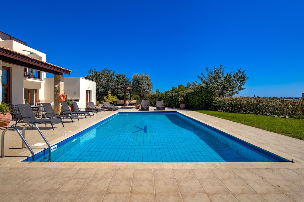 Villa Calantha 93 Aphrodite Hills