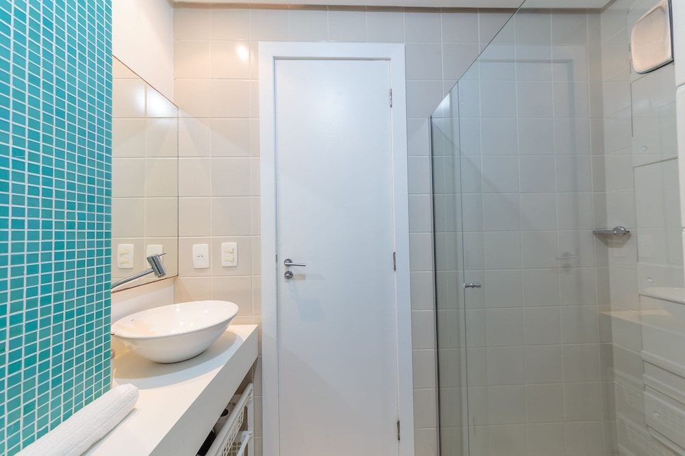 Beautiful Apart 5 min Jurere Open Shopping Emr302
