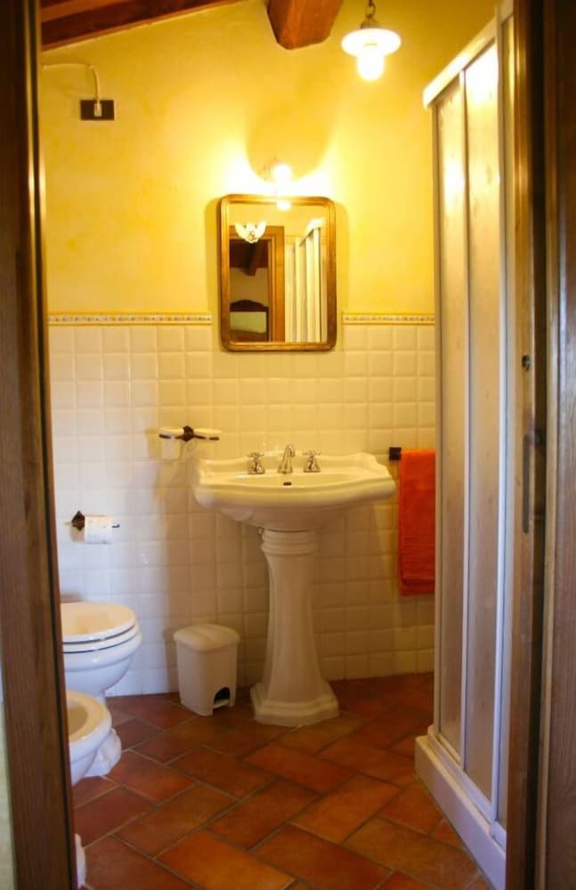 Wonderful private villa for 16 people with WIFI, private pool, TV and parking