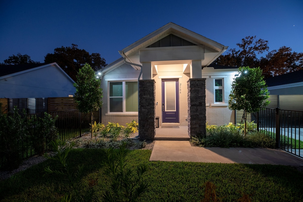 Newly Constructed Modern Pet Friendly Zen Home W/ Private Home Theater & Hot Tub! 1 Bedroom Home by RedAwning