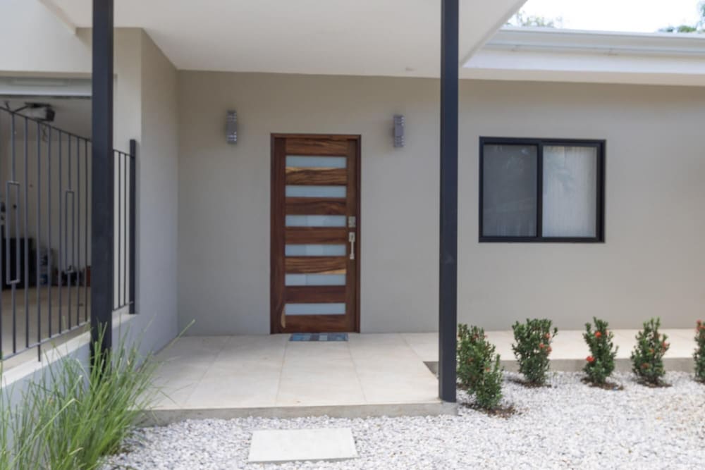 Playa Potrero 4 BR Home Pool Centrally Located - Casa Oasis Surfside