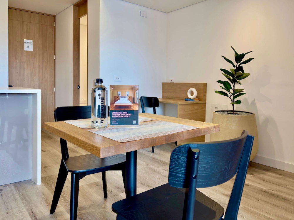 w Elegant Loft w Balcony in Santa B Rbara