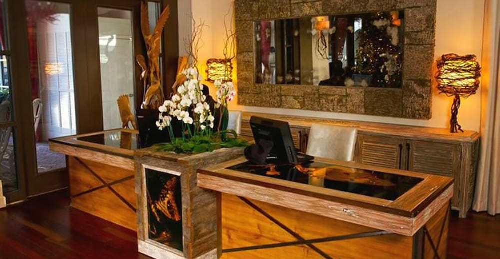 Fox Lakeview Lodge