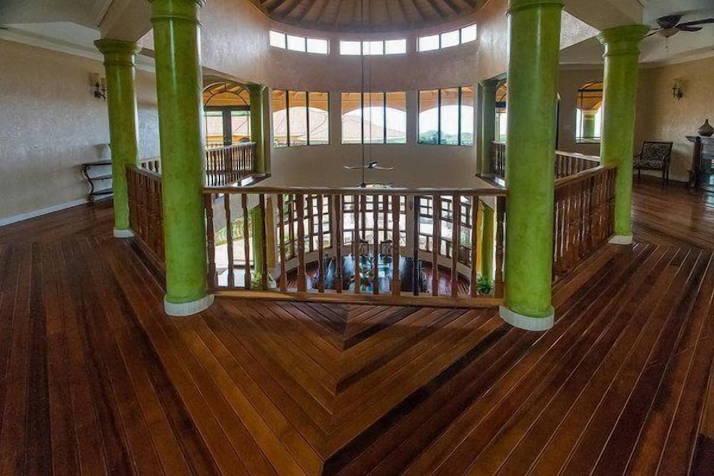 Milbrooks Villa and Retreat