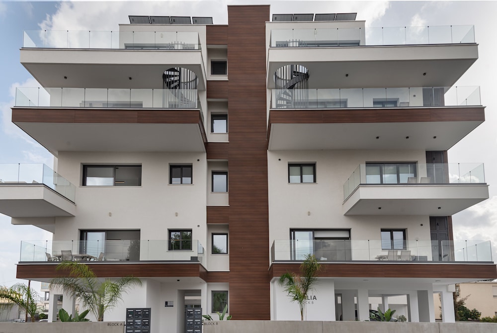 Phaedrus Living: Limassol Opalia Residences Crystal