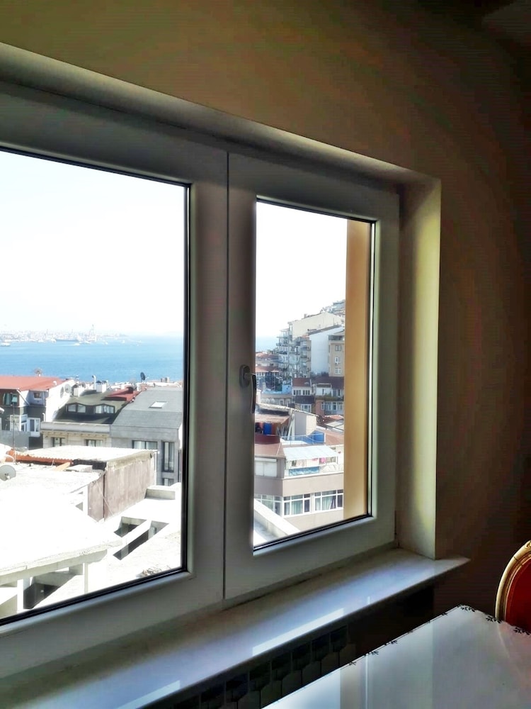 Lir Residence Suites - Image 30