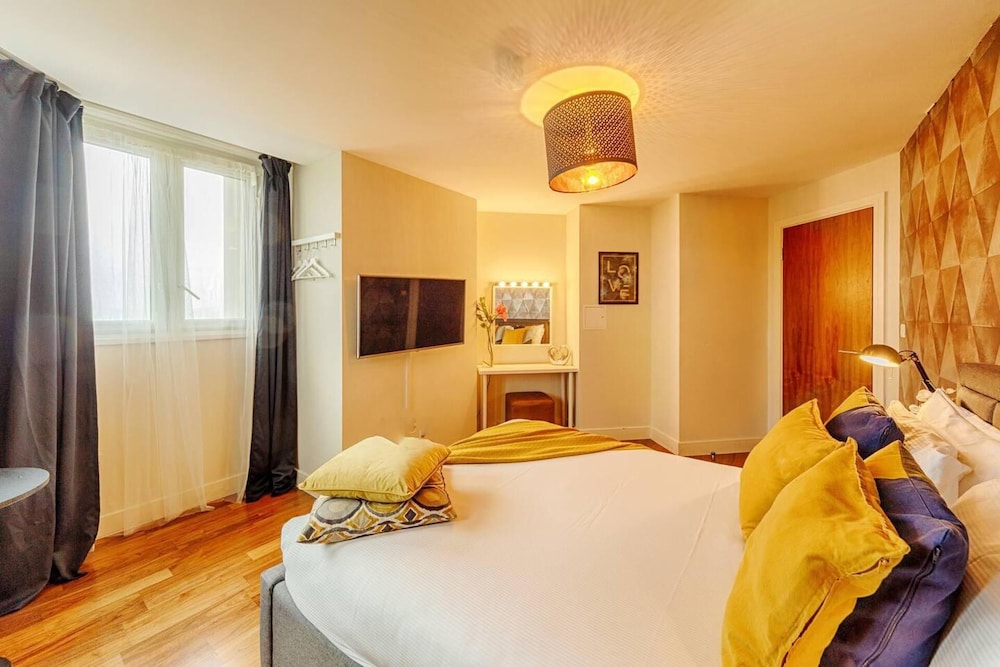 Luxury 9ine Beautiful Broad Street Apartment view 2