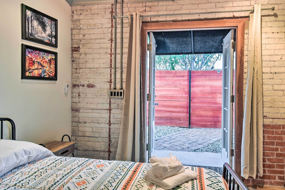 Phoenix Getaway w/ Patio, Near Roosevelt Row!