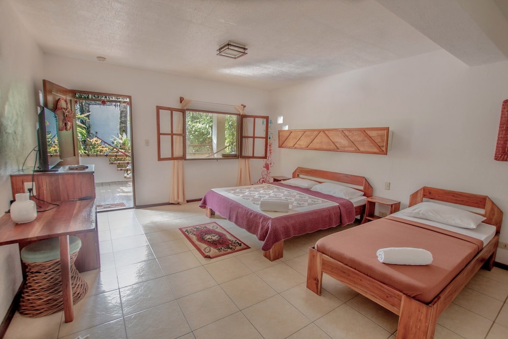 Bamboo Bungalow Resthouse