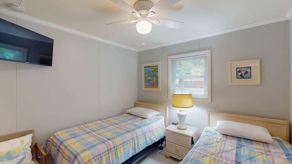 Beachy Sisters B 4 Bedroom Duplex view 4