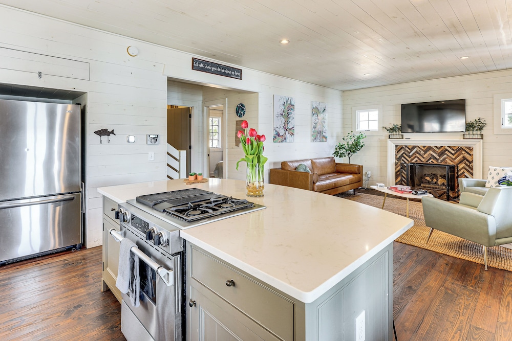Lake Access & Boat Dock: Getaway in Dadeville!