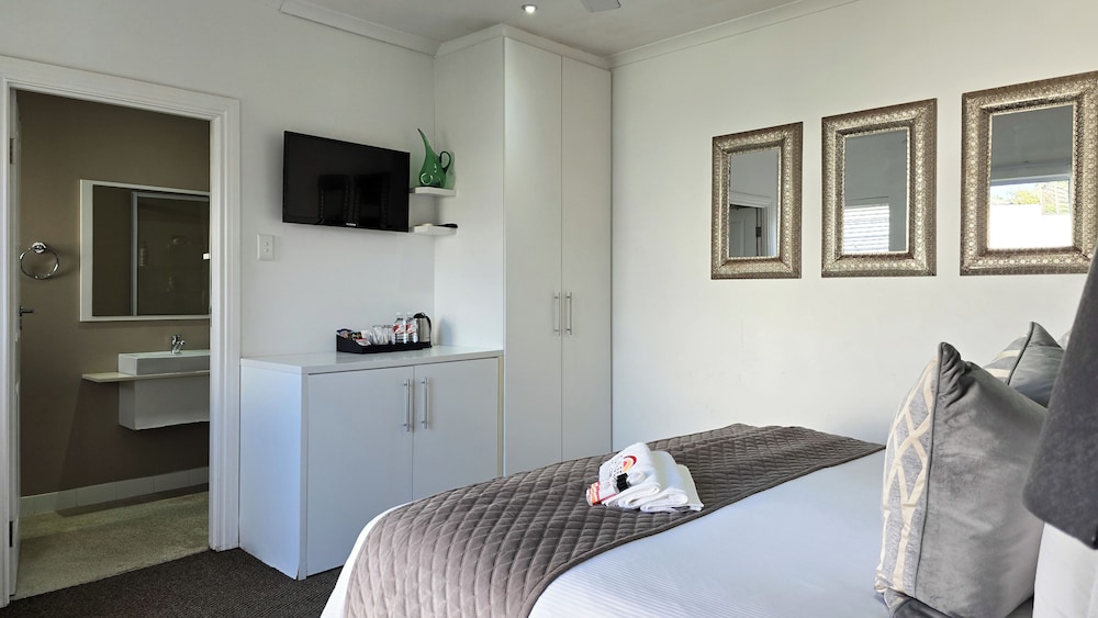 Sunset Events and Accommodation