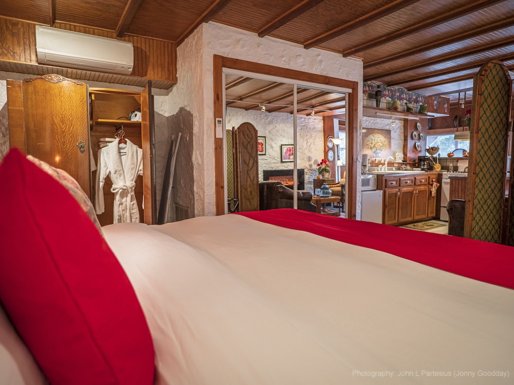 Cliff Cottage Inn - Victorian B&B and Boutique Hotel