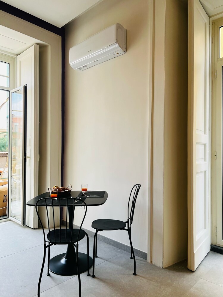 Alyde Apartments