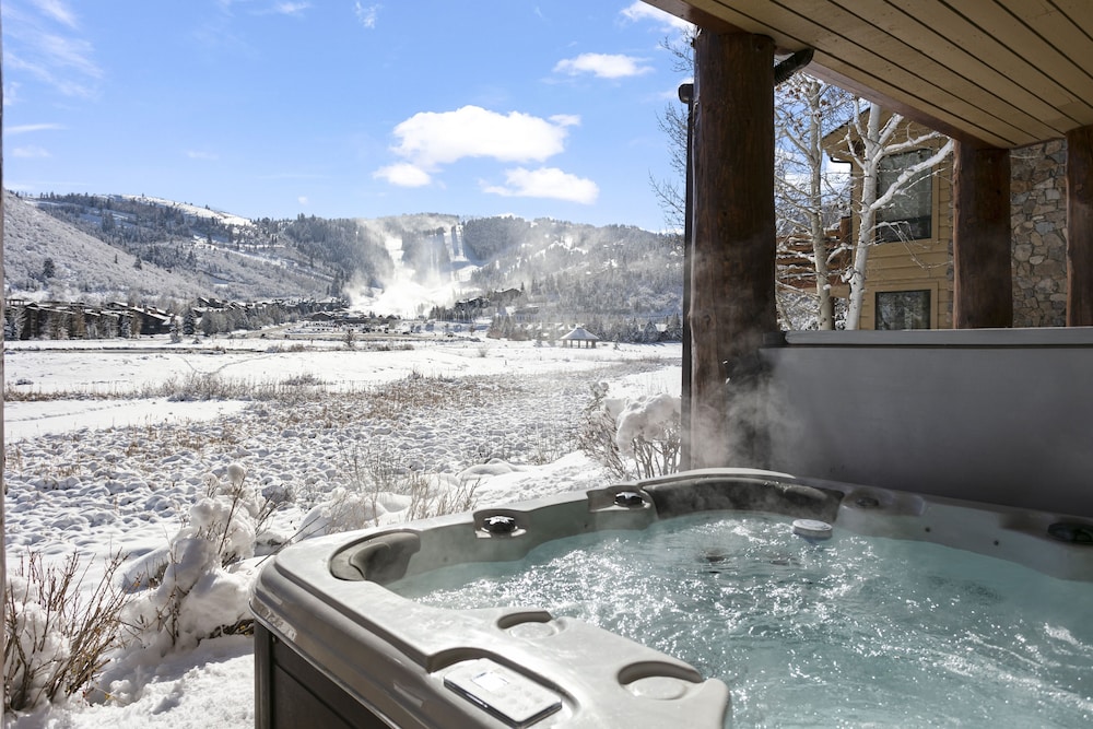 Bristlecone at Deer Valley Resort - Three Bedroom Condo with Hot Tub #503 3 Condo
