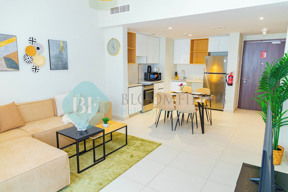 Bloomfields Premium 1BR Reflection