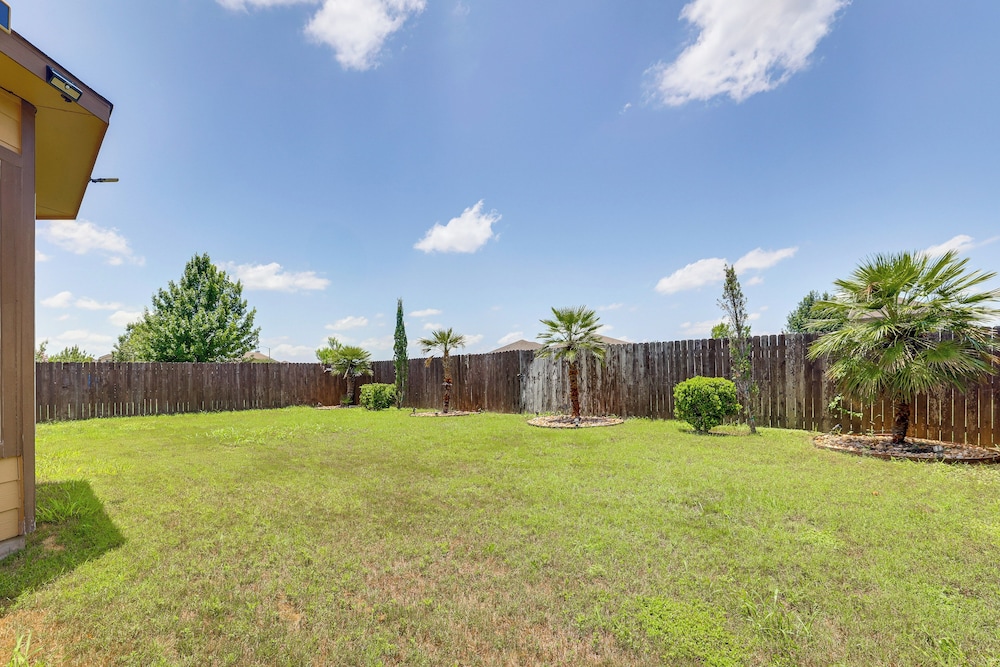 Group Getaway w/ Pool Access in San Antonio!
