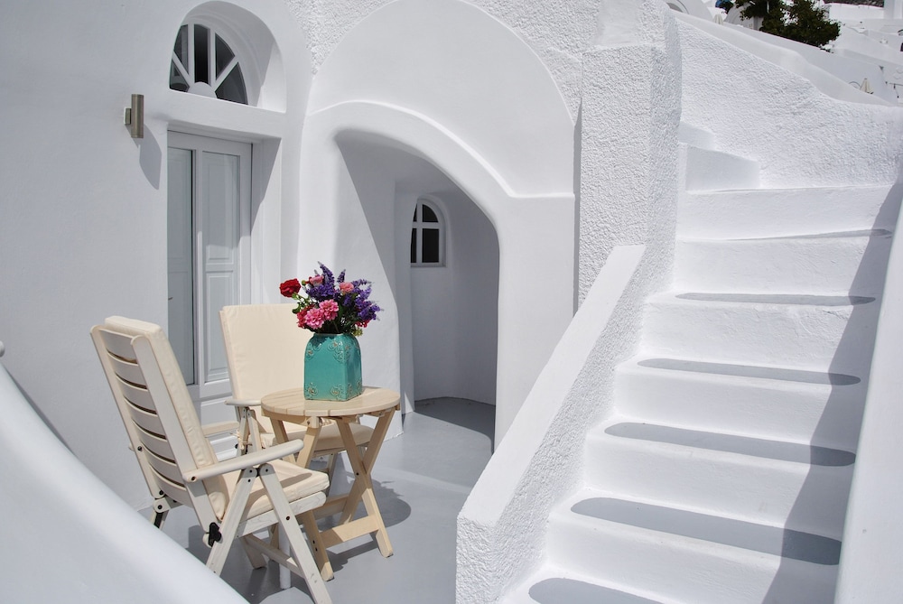 Thirea Suites & Studios - Adults Only photo 5