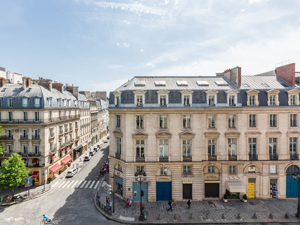 Merveil Luxury Suites - Royale - Saint Honore view