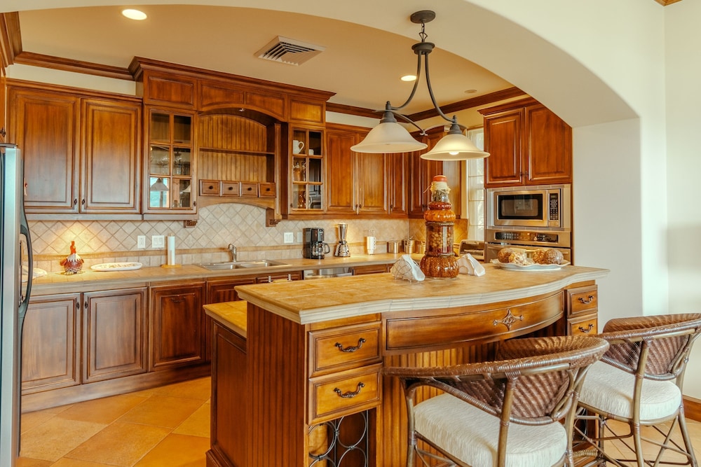 CR Luxury Montebello 1D 3 Bdrm