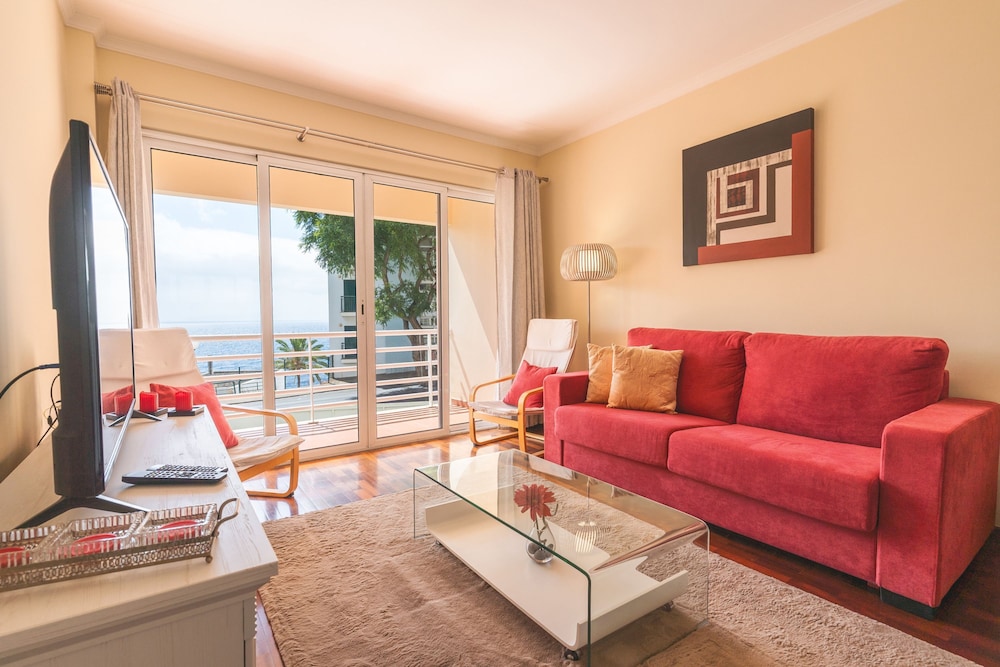 Strelitzia Apartment by Altantic Holiday