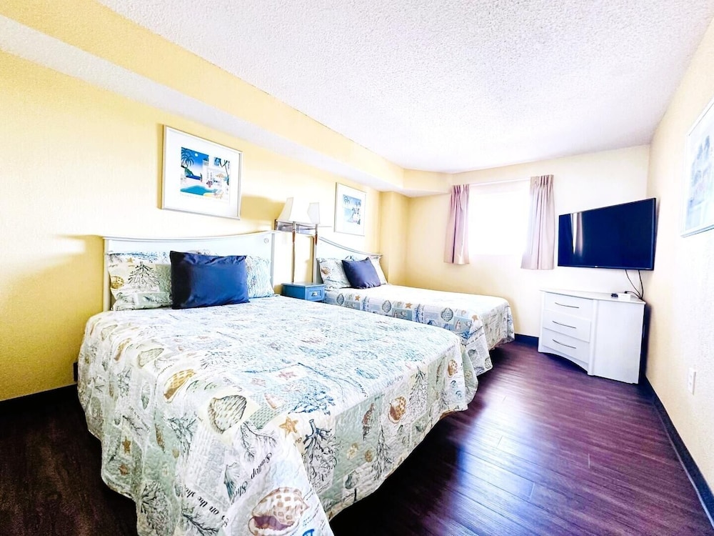 Conway Vacations - Baywatch I 1607 1 Bedroom Condo by RedAwning - Property Image 2