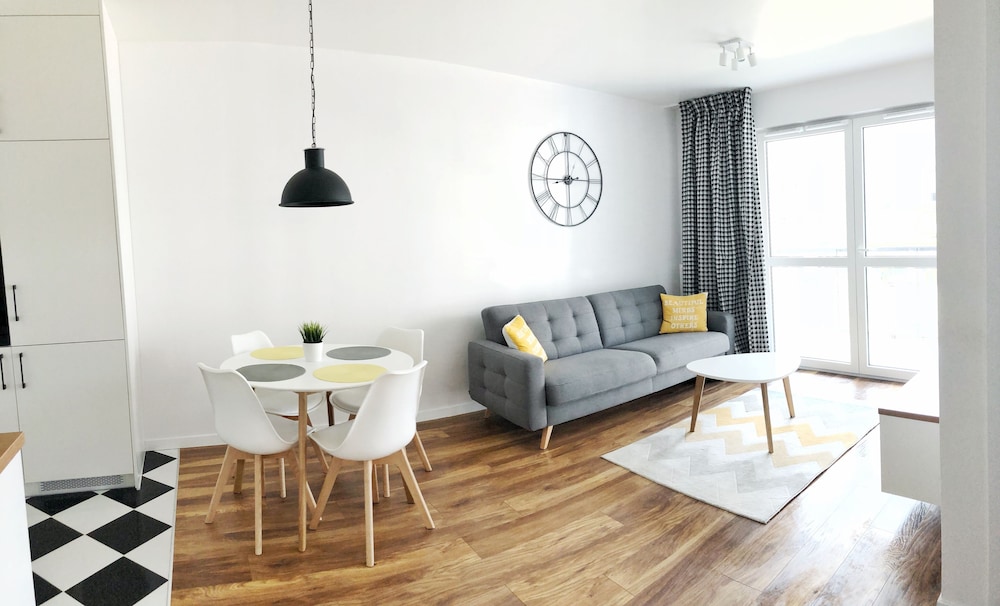 Fox Center Apartments