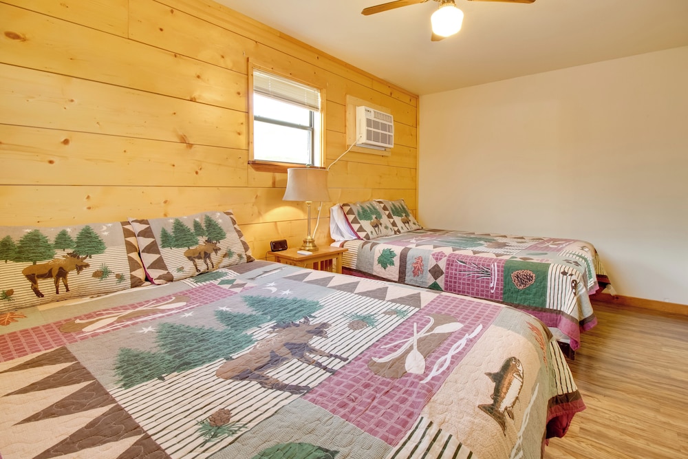 Close to River & Hiking: Cabin in Mountain View