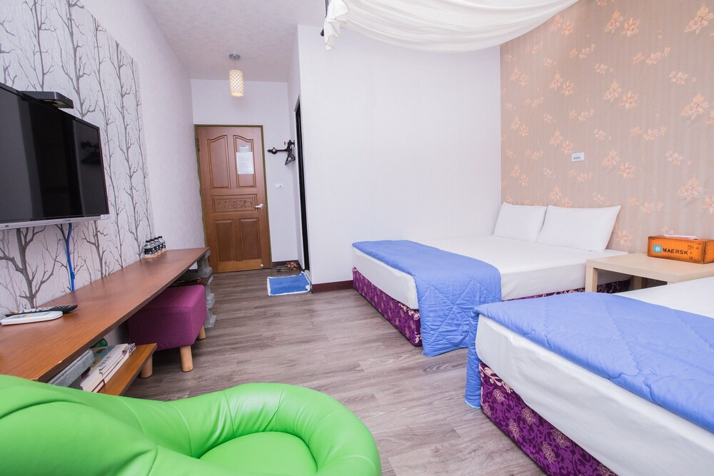 Snug Nine Inn