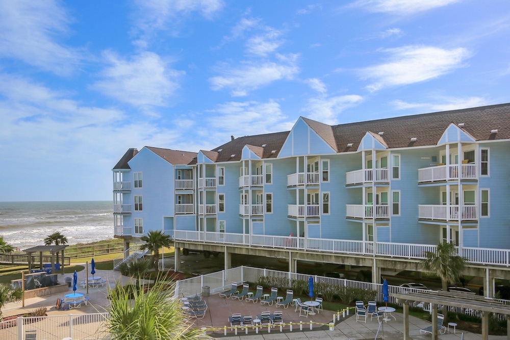 Seascape 2207 1 Bedroom Apts by RedAwning