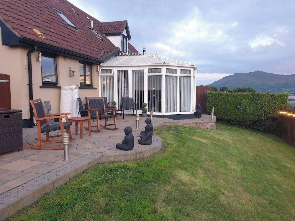 Warrenpoint Countryside -3bedroom-private Garden