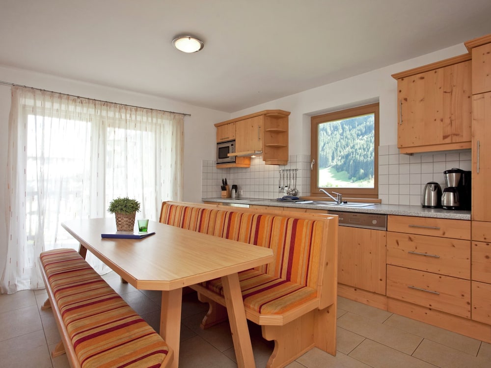 Holiday Home With Swimming Pool in Wald im Pinzgau view 4