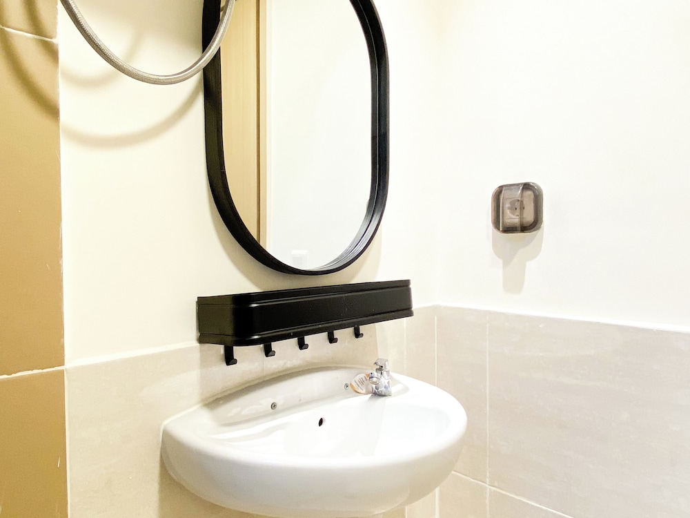 Good And Homey 2Br At Meikarta Apartment