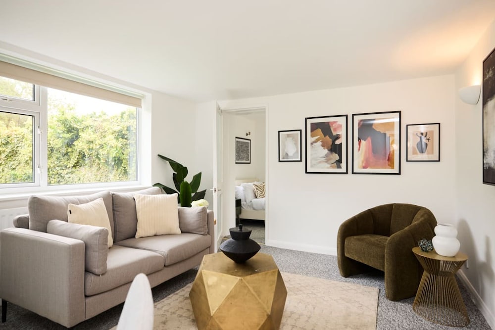 The Oxford Garden House - Spacious 5-bed Oxford Home With Garden Balcony