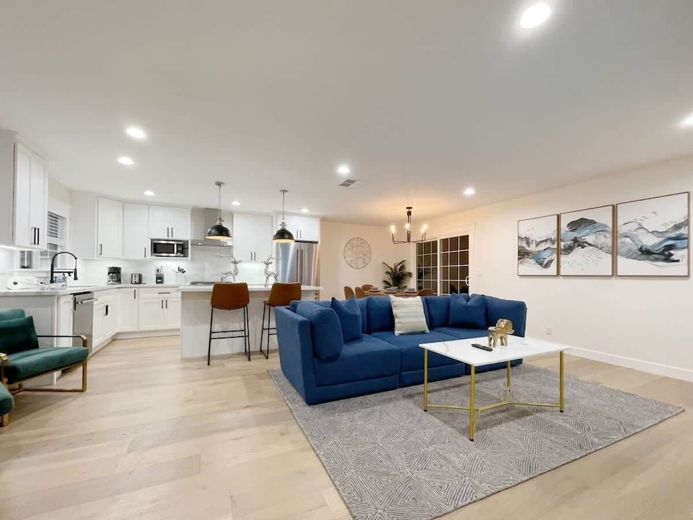 @ Marbella Lane - Contemporary Sophisticated Home
